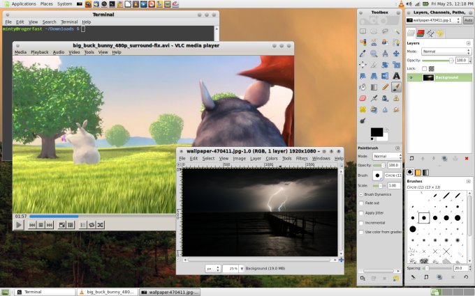 Various apps loaded with new theme