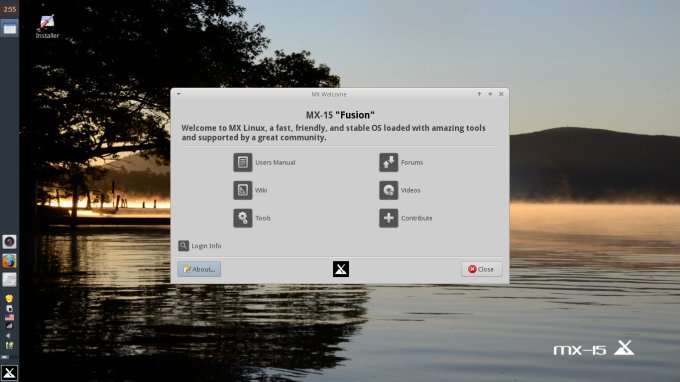 Live desktop, with welcome screen splash