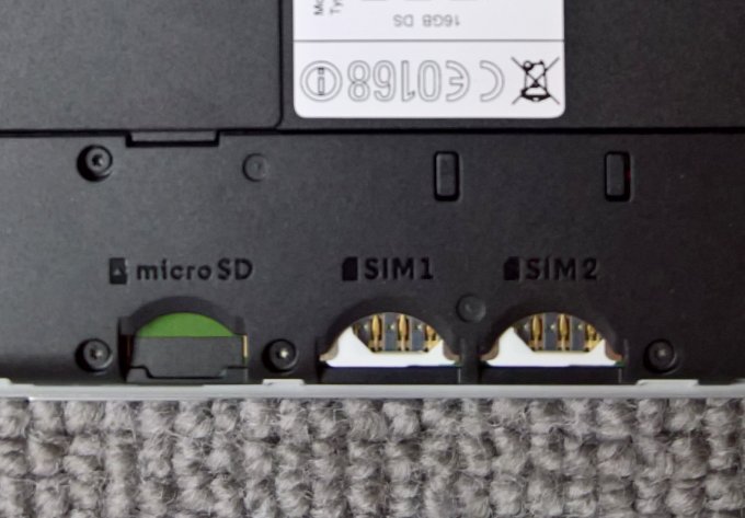 Back cover off, dual SIM slots