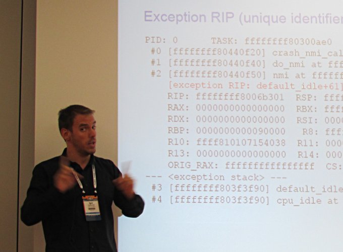 Dedoimedo presenting 2